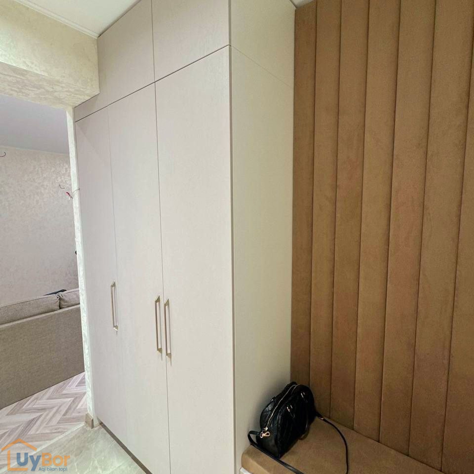 A well-furnished 4-bedroom apartment in  Yakkasaray district.