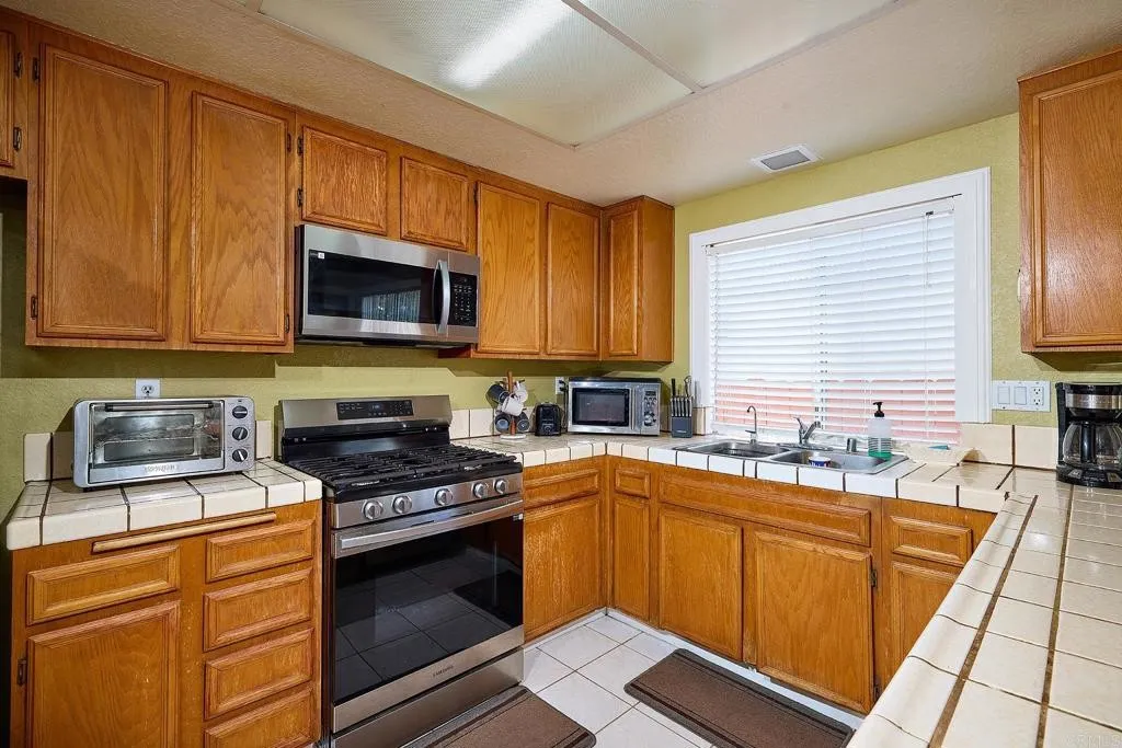 A 4-bedroom well-furnished San Diego apartment for sale