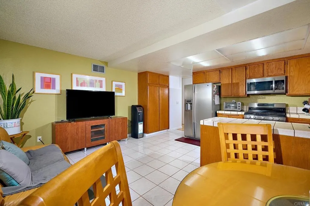 A 4-bedroom well-furnished San Diego apartment for sale