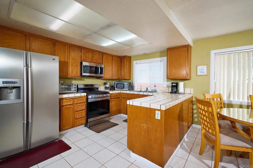 A 4-bedroom well-furnished San Diego apartment for sale