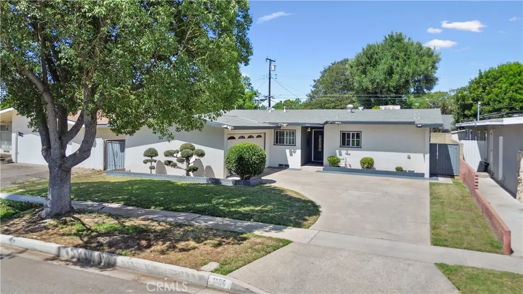 A 4-bedroom single-family residence for sale 1106 N Wright St, Santa Ana.